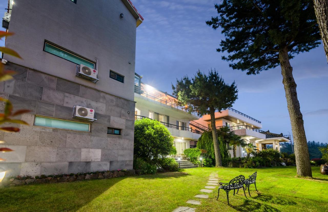 Harry And Sodam Pension Jeju Exterior foto