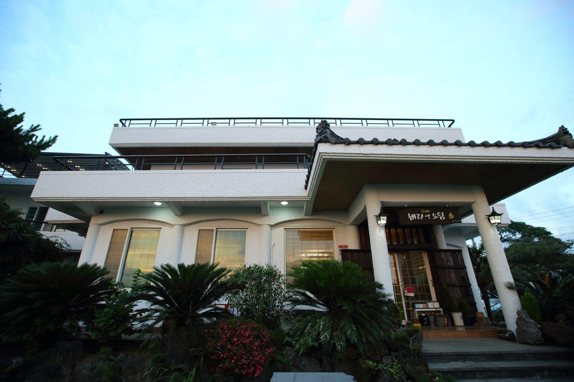 Harry And Sodam Pension Jeju Exterior foto